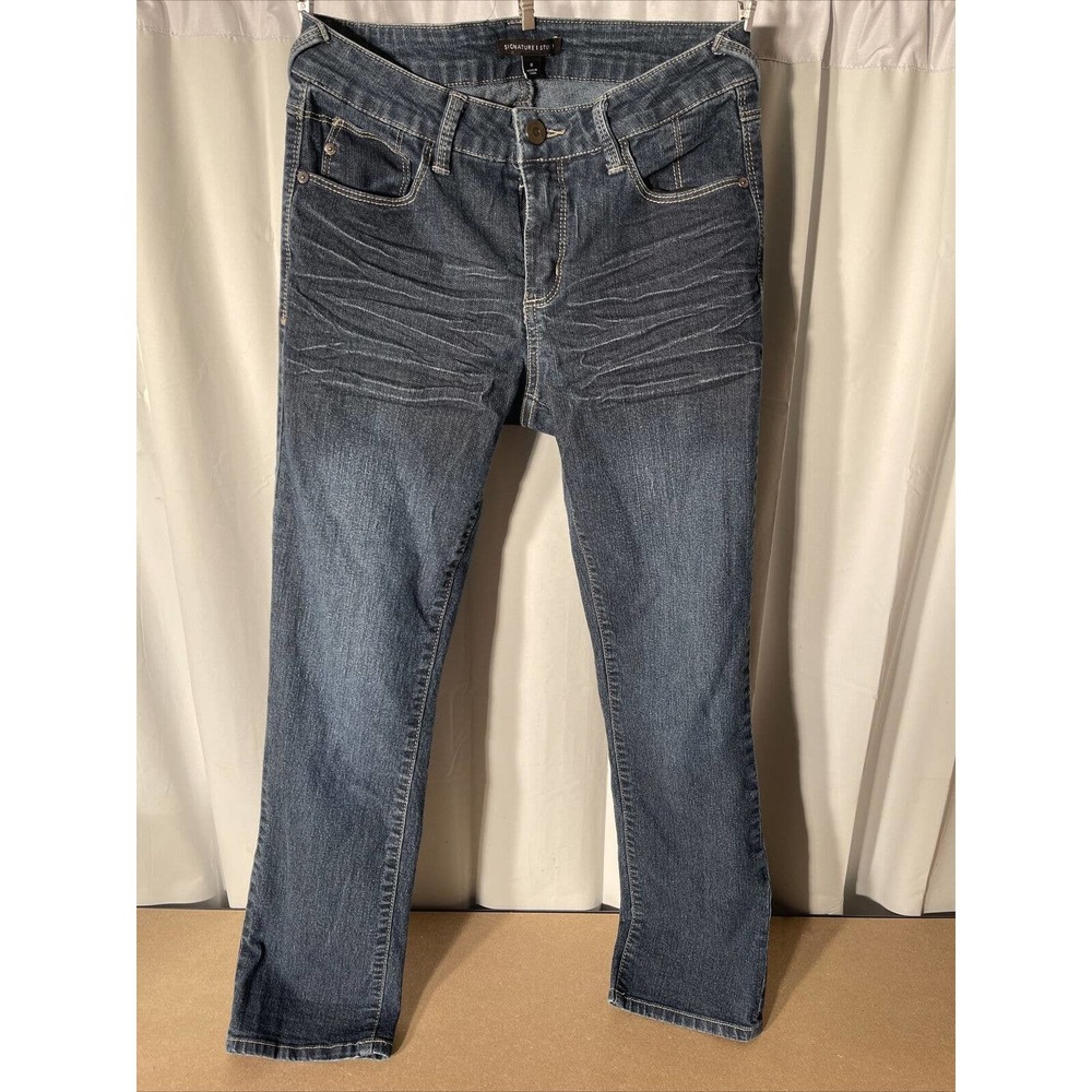 Signature Studio Womens Denim Jeans•Size 6•Straight Leg•Medium Wash
